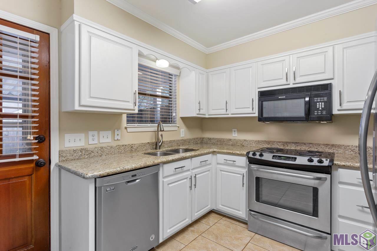 1404 Magnolia Ridge Drive Baton Rouge, LA 70816 - Photo 7 of 13