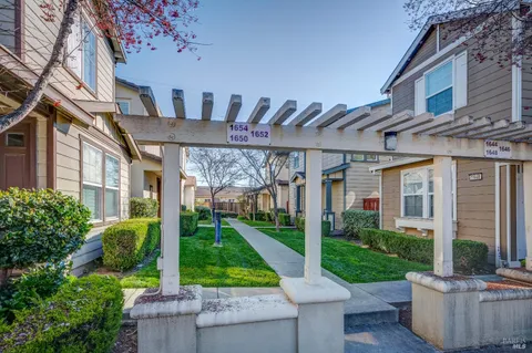 $499,500 | 1652 Glenmore Drive, Fairfield, CA 94533