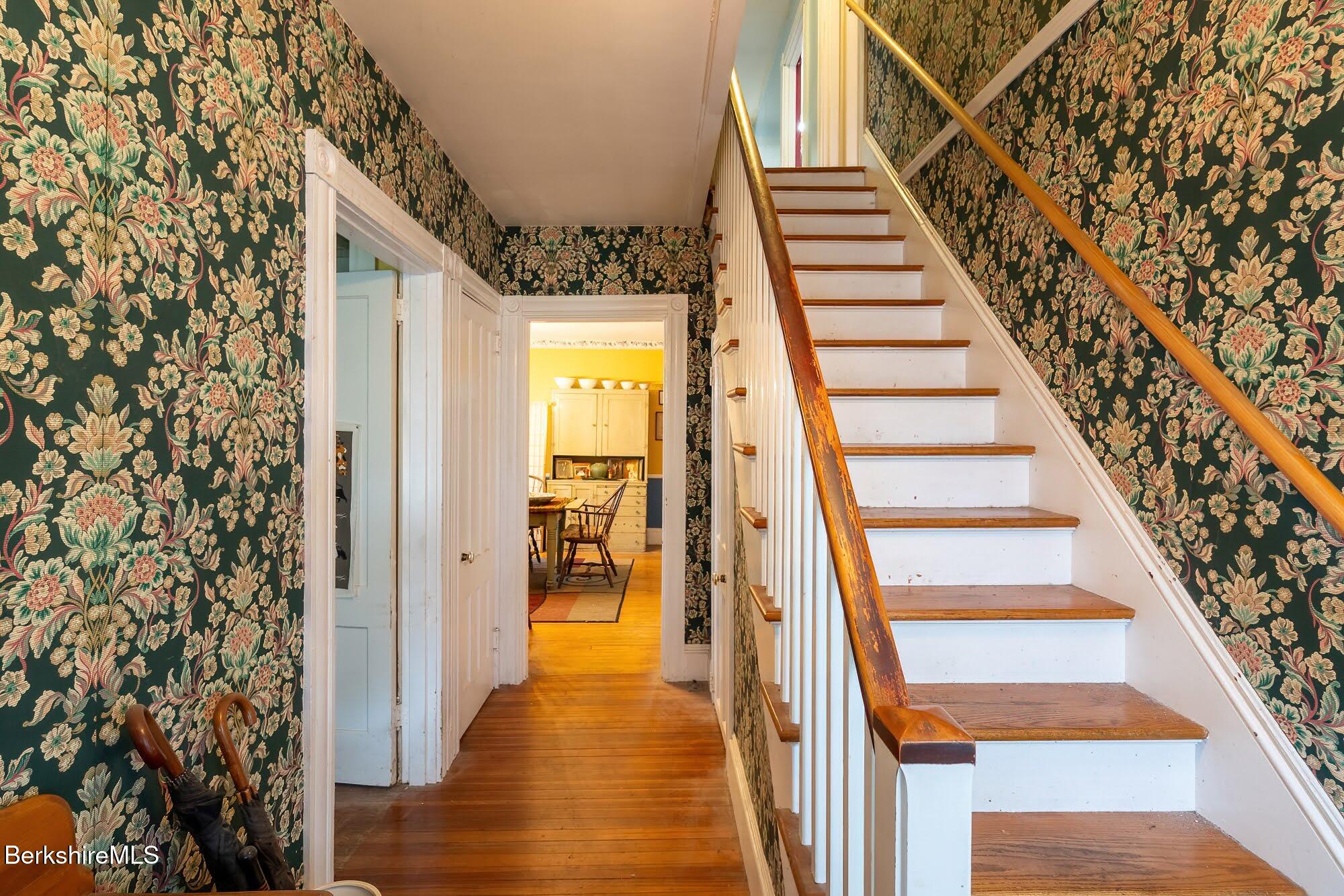 119 South Main Street Sheffield, MA 01257 - Photo 17 of 41 16 Center Hall