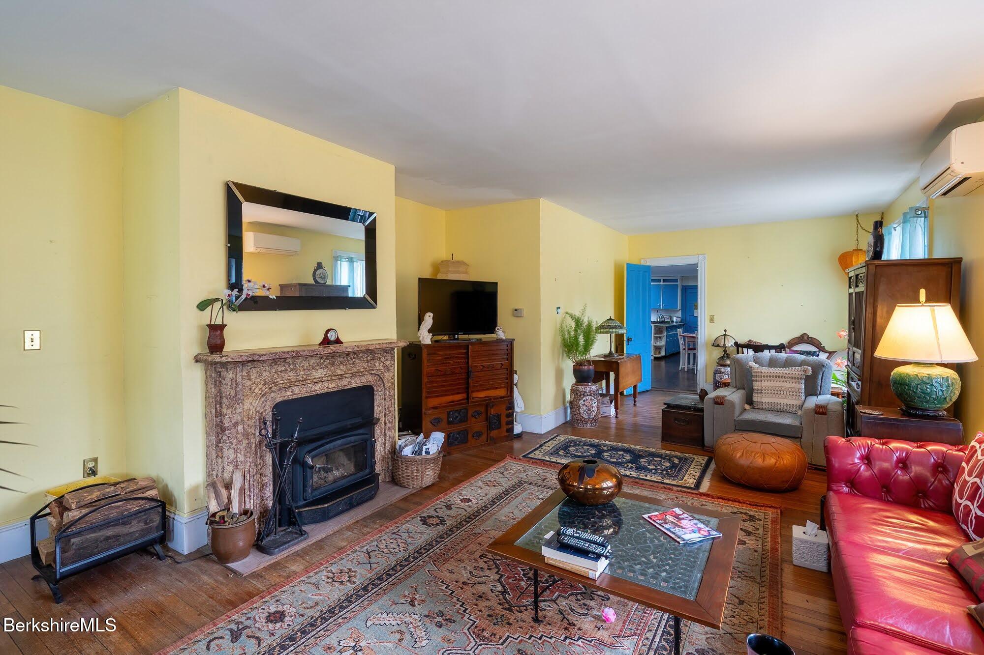 119 South Main Street Sheffield, MA 01257 - Photo 6 of 41 5 living room 1