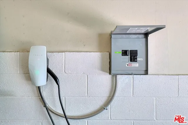 $600,000 | 5811 Woodman Avenue, Unit 22, Van Nuys, CA 91401