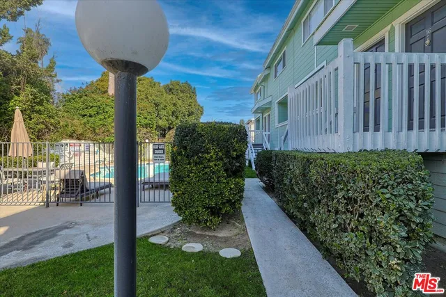 $600,000 | 5811 Woodman Avenue, Unit 22, Van Nuys, CA 91401