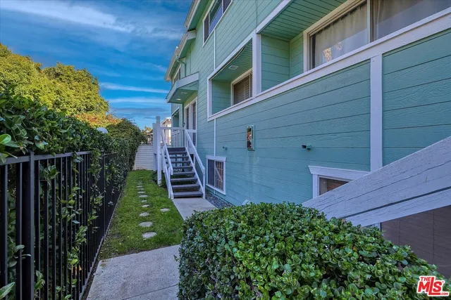 $600,000 | 5811 Woodman Avenue, Unit 22, Van Nuys, CA 91401