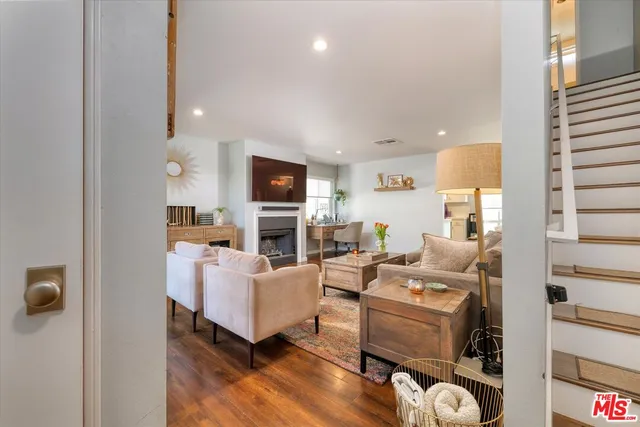 $600,000 | 5811 Woodman Avenue, Unit 22, Van Nuys, CA 91401