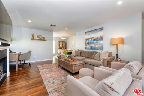 $600,000 | 5811 Woodman Avenue, Unit 22, Van Nuys, CA 91401