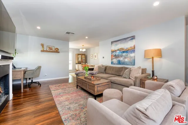 $600,000 | 5811 Woodman Avenue, Unit 22, Van Nuys, CA 91401