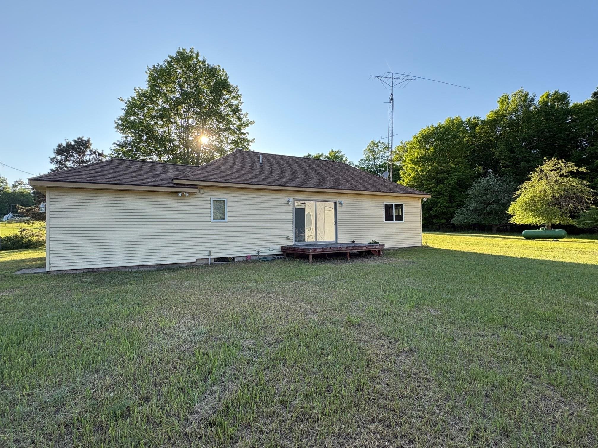 3037 Ballard Road Benzonia, MI 49616 - Photo 4 of 33