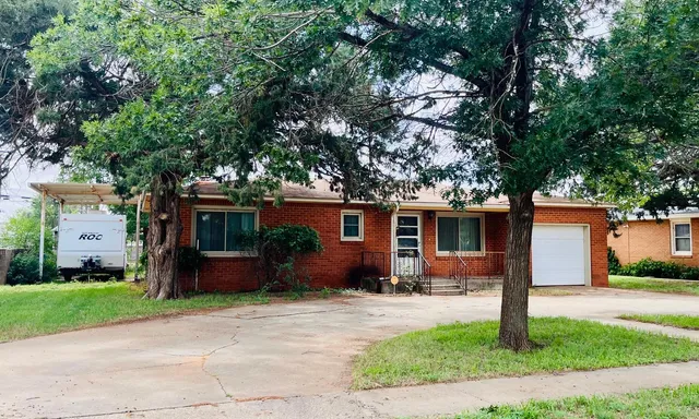 $155,000 | 1012 East Oak Street, Brownfield, TX 79316