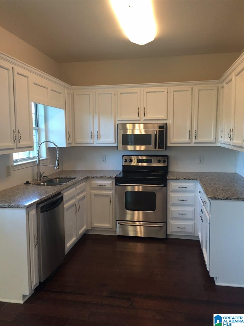 145 Ashford Lane Alabaster, AL 35007 - Photo 7 of 48