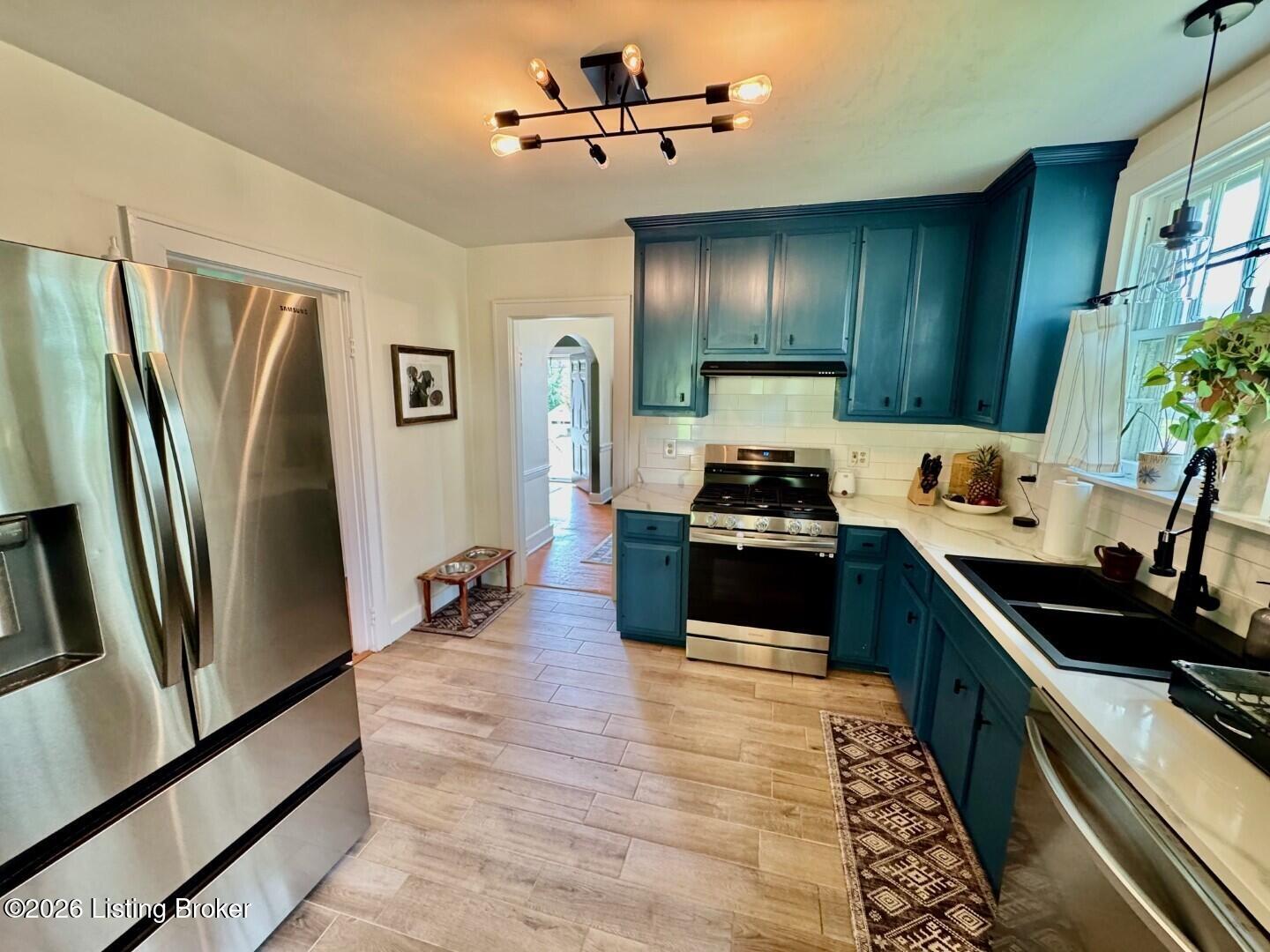 209 East Virginia Avenue Springfield, KY 40069 - Photo 11 of 41 011_Kitchen