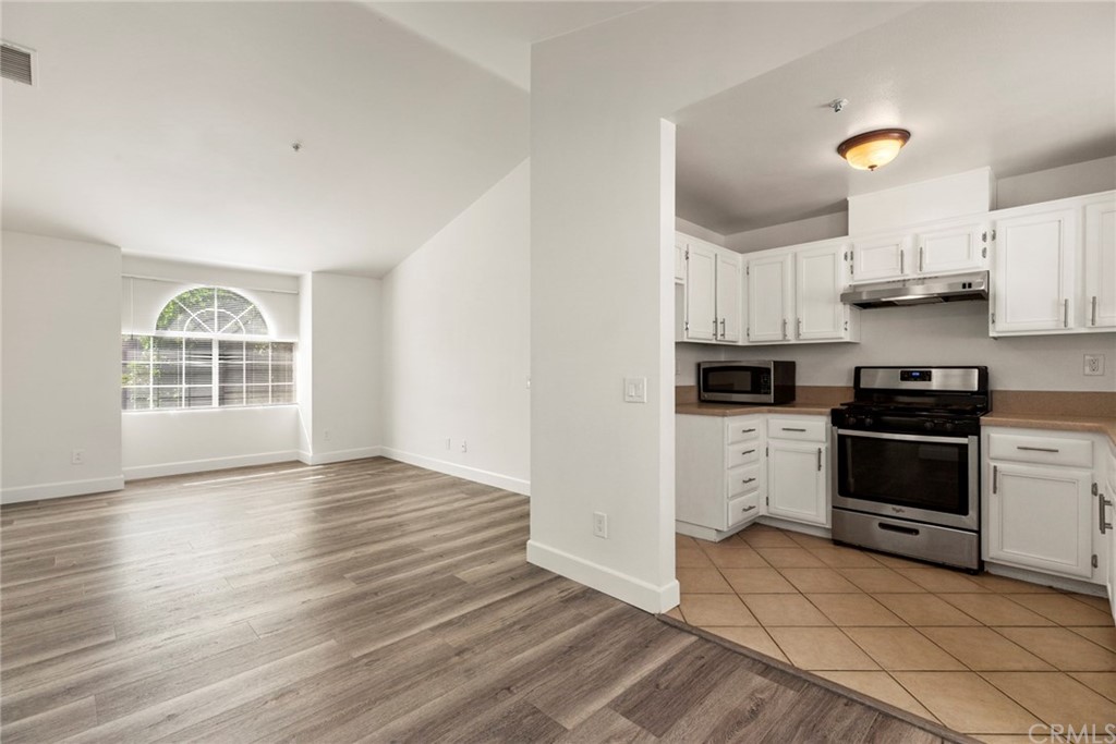 1519 Spruce Street, Unit D Placentia, CA 92870 - Photo 4 of 20