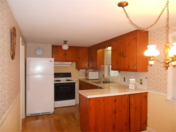 74 Mohawk Drive Springfield, MA 01129 - Photo 4 of 15
