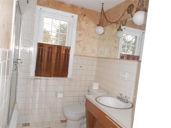 74 Mohawk Drive Springfield, MA 01129 - Photo 8 of 15