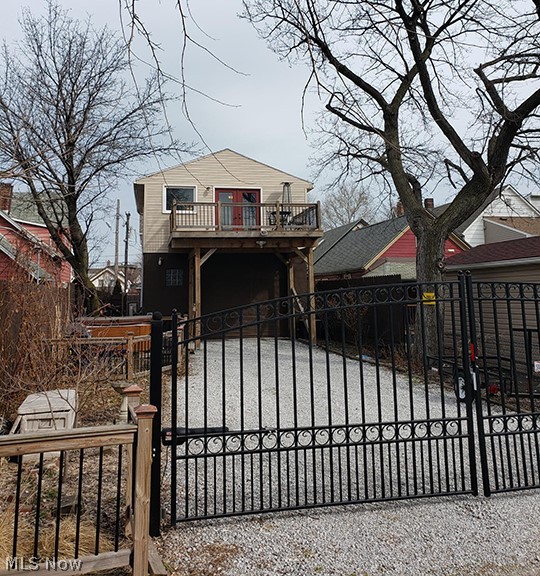 915 Fruit Avenue Cleveland, OH 44113 - Photo 2 of 35