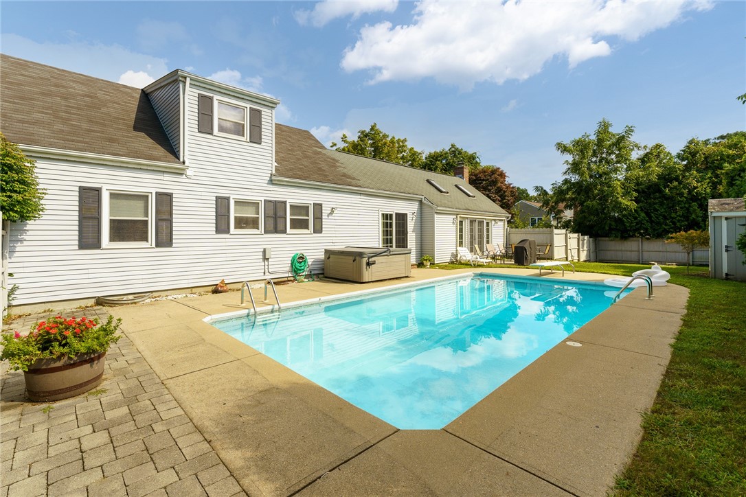 22 Colonial Drive Westerly, RI 02891 - Photo 24 of 35