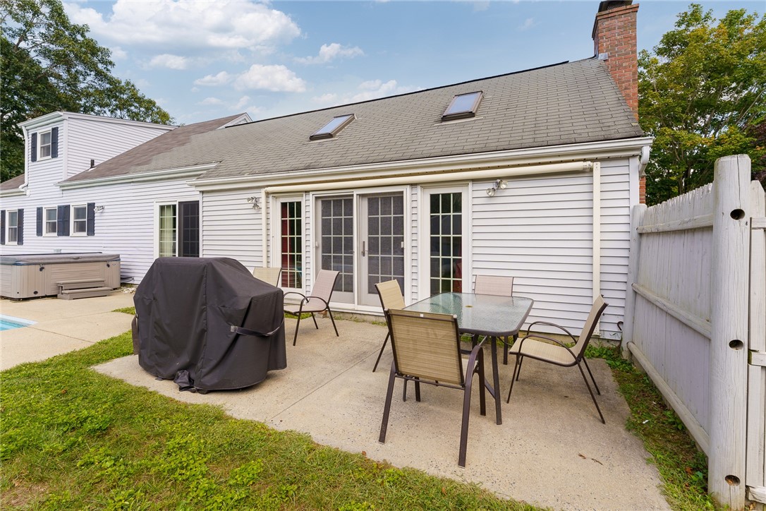 22 Colonial Drive Westerly, RI 02891 - Photo 26 of 35