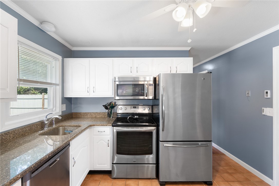 22 Colonial Drive Westerly, RI 02891 - Photo 10 of 35