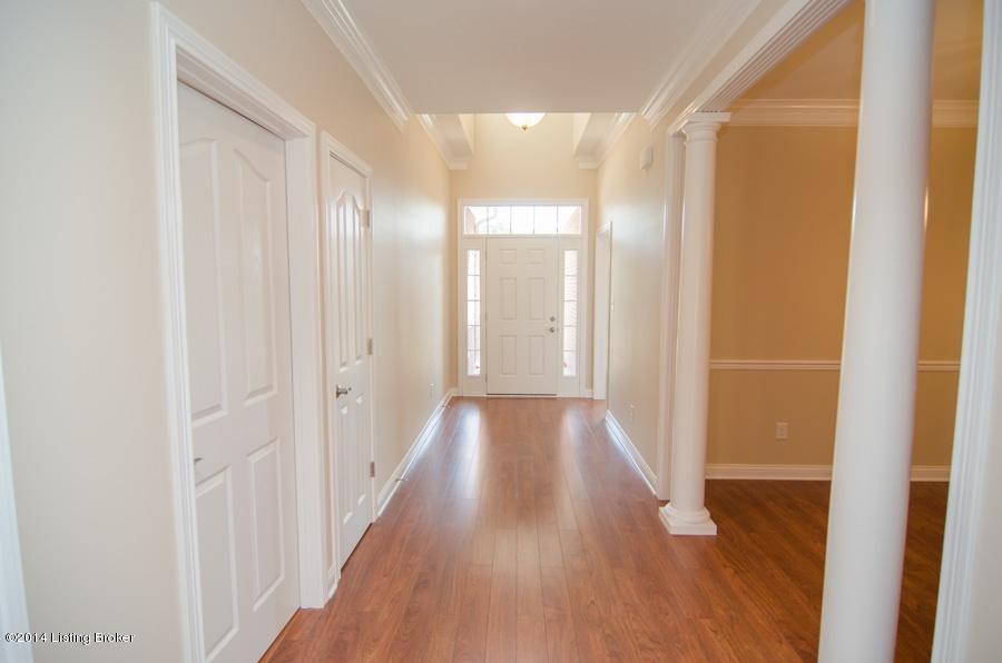 912 Ridge Point Drive Louisville, KY 40299 - Photo 3 of 28 Entry Foyer