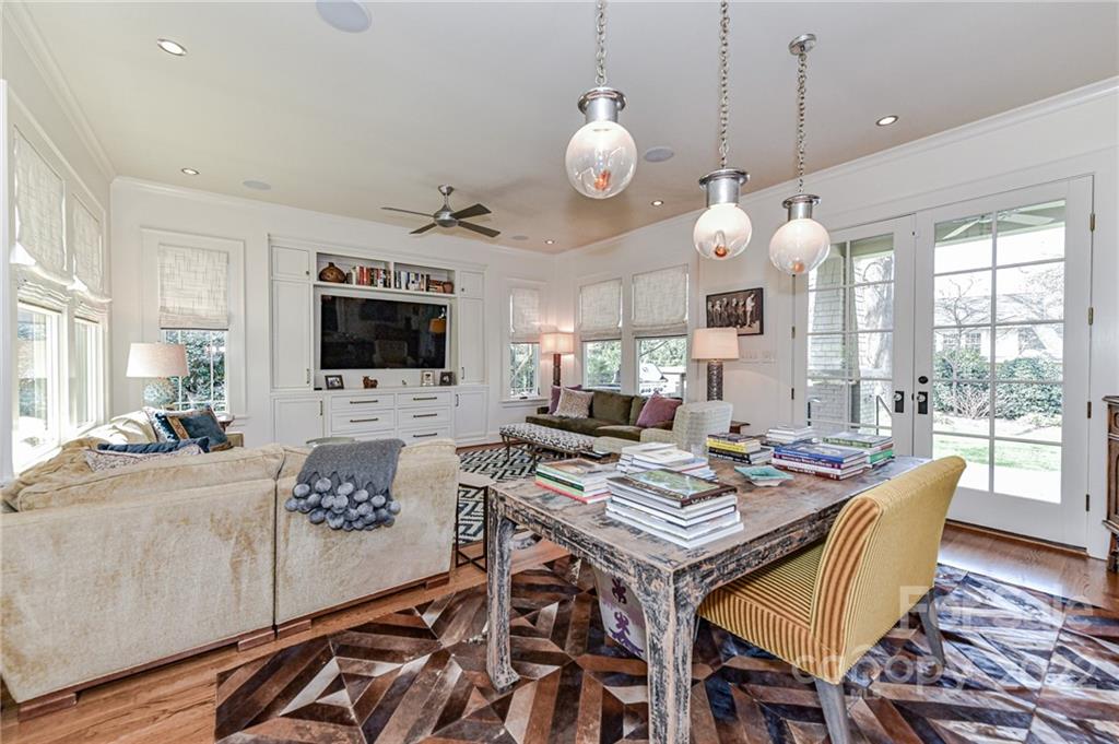 912 Queens Road Charlotte, NC 28207 - Photo 8 of 45 Gallery Image 8