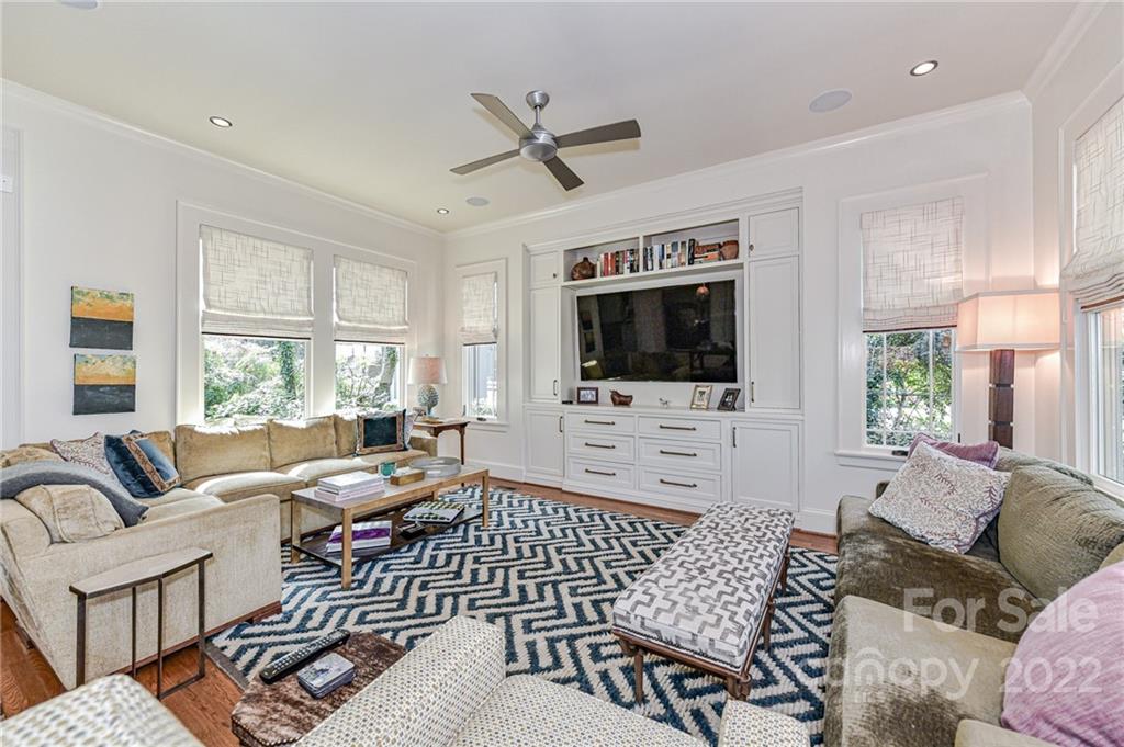 912 Queens Road Charlotte, NC 28207 - Photo 10 of 45 Gallery Image 10