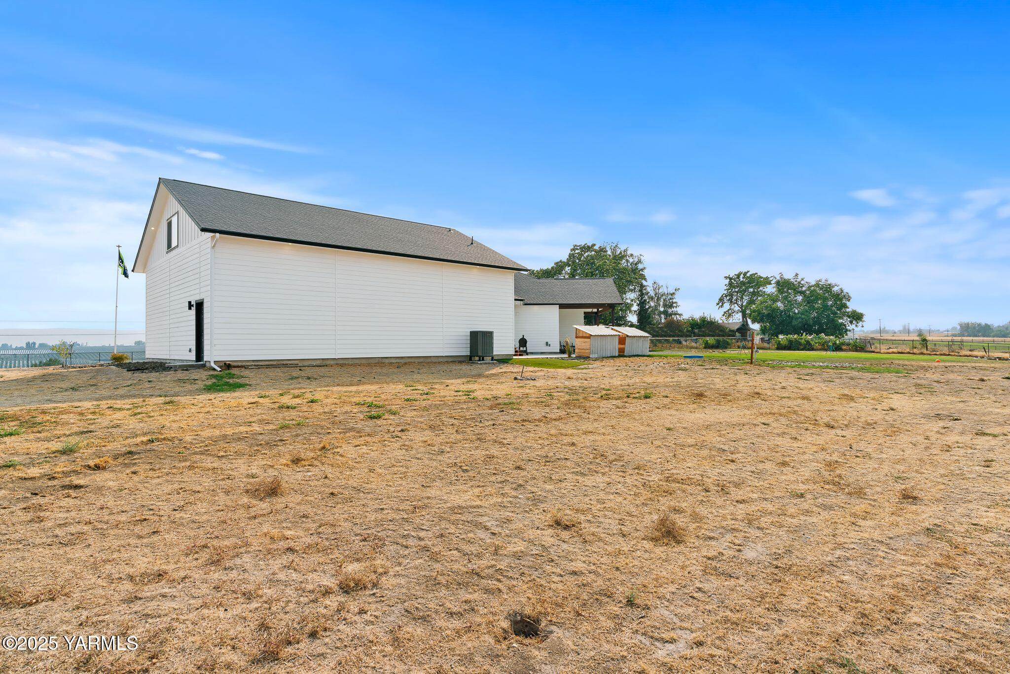 12907 Douglas Road Yakima, WA 98908 - Photo 32 of 44 a view of a ocean view