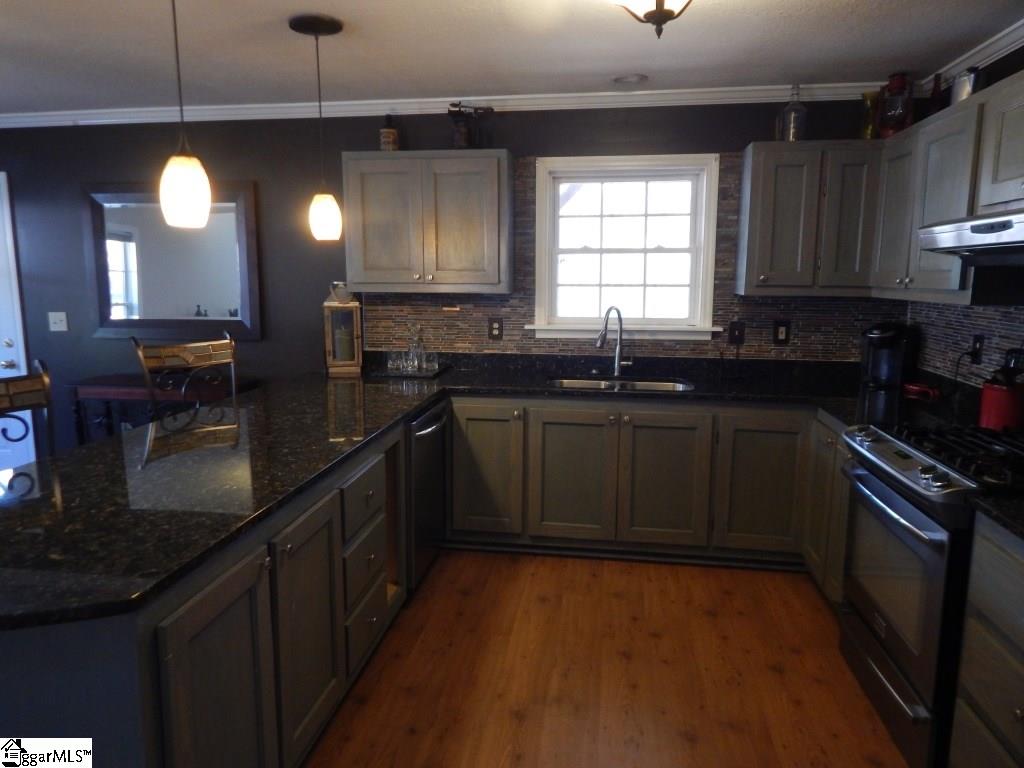 336 Tanyard Road Greenville, SC 29609 - Photo 12 of 33