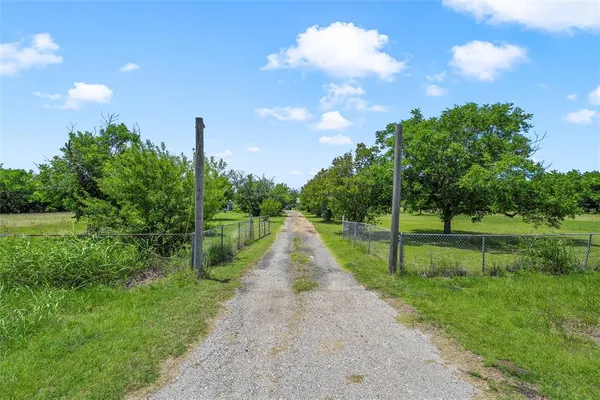 $679,000 | 17590 Highway 317, Moody, TX 76557