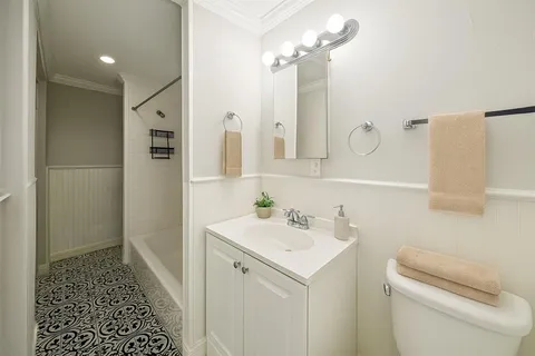 $650,000 | 210 South Rosemont Avenue, Dallas, TX 75208