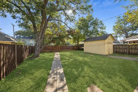 $650,000 | 210 South Rosemont Avenue, Dallas, TX 75208