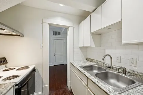 $650,000 | 210 South Rosemont Avenue, Dallas, TX 75208