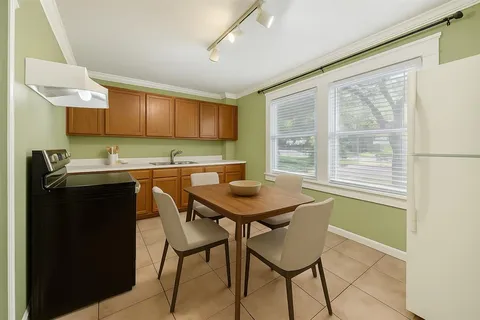 $650,000 | 210 South Rosemont Avenue, Dallas, TX 75208