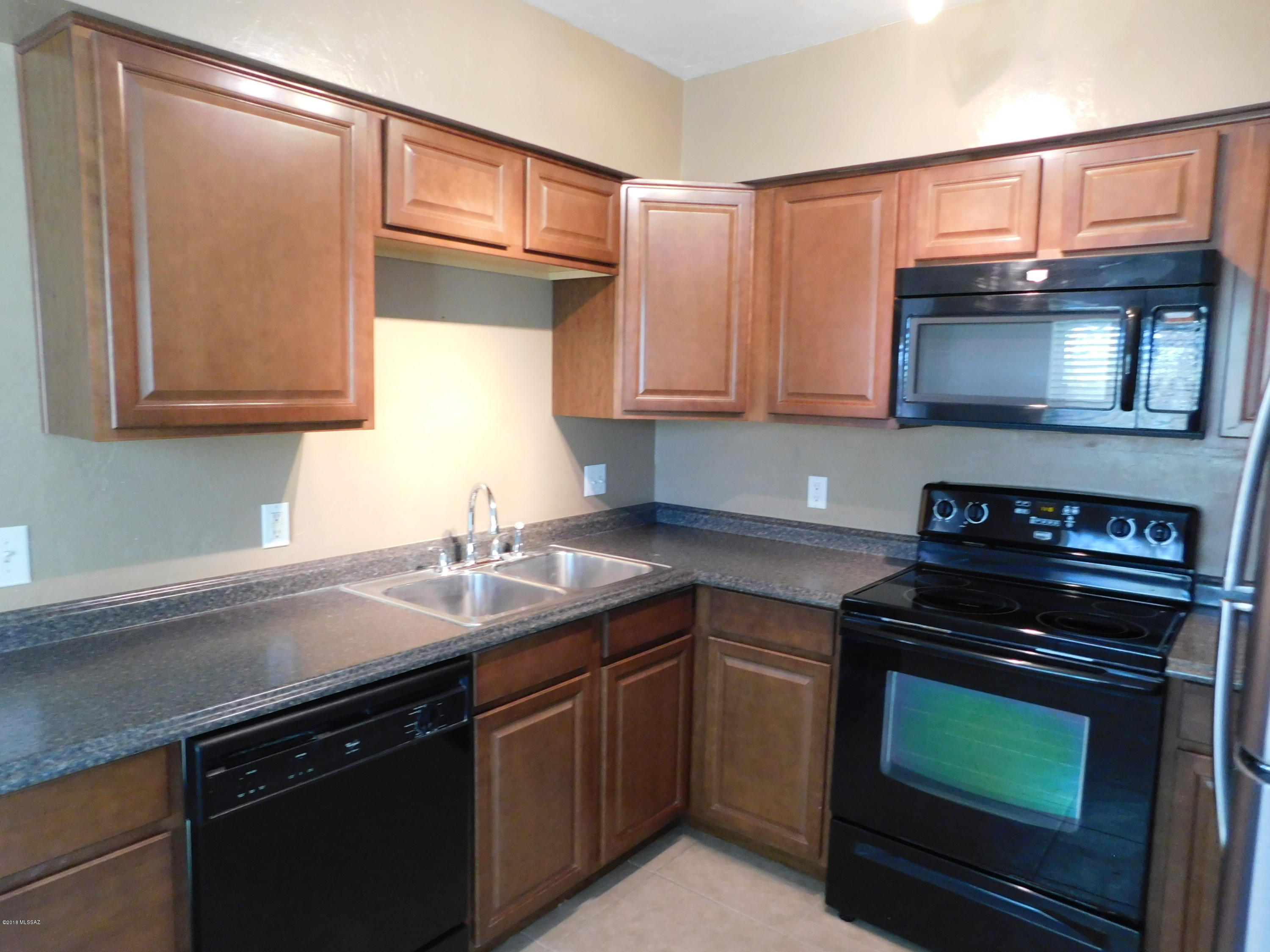 211 West Roger Road, Unit 20 Tucson, AZ 85705 - Photo 6 of 21