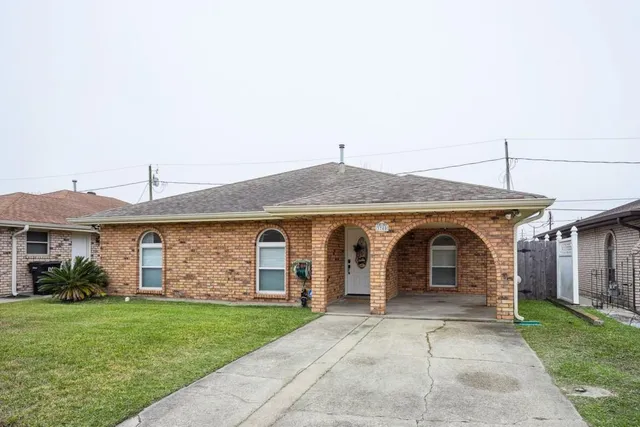 $249,000 | 3740 Charles Drive, Chalmette, LA 70043