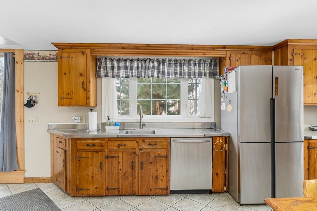 1 Rice Road Millbury, MA 01527 - Photo 5 of 40 Gallery Image 5