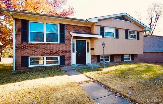 $190,000 | 212 Castellano Drive, Swansea, IL 62226