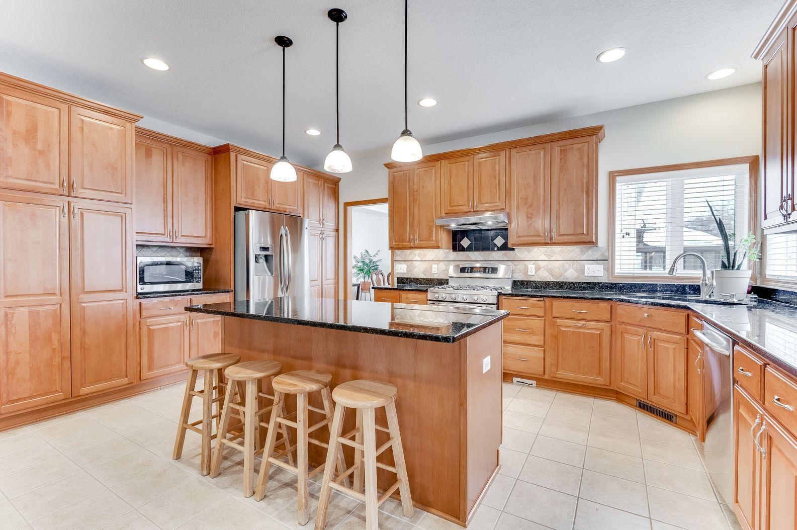 9735 Geisler Road Eden Prairie, MN 55347 - Photo 7 of 40 Gallery Image 7