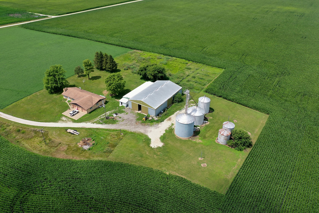 3740 North 1300e Road Kempton, IL 60946 - Photo 5 of 7 a view of a table and chairs in the patio