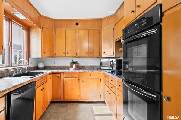 $255,000 | 1620 Old 36, Jacksonville, IL 62650