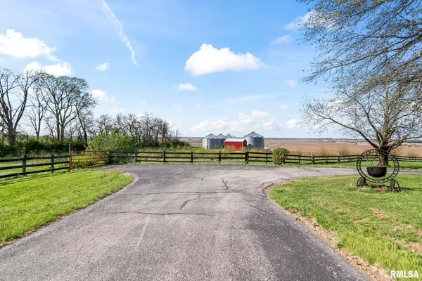 $255,000 | 1620 Old 36, Jacksonville, IL 62650