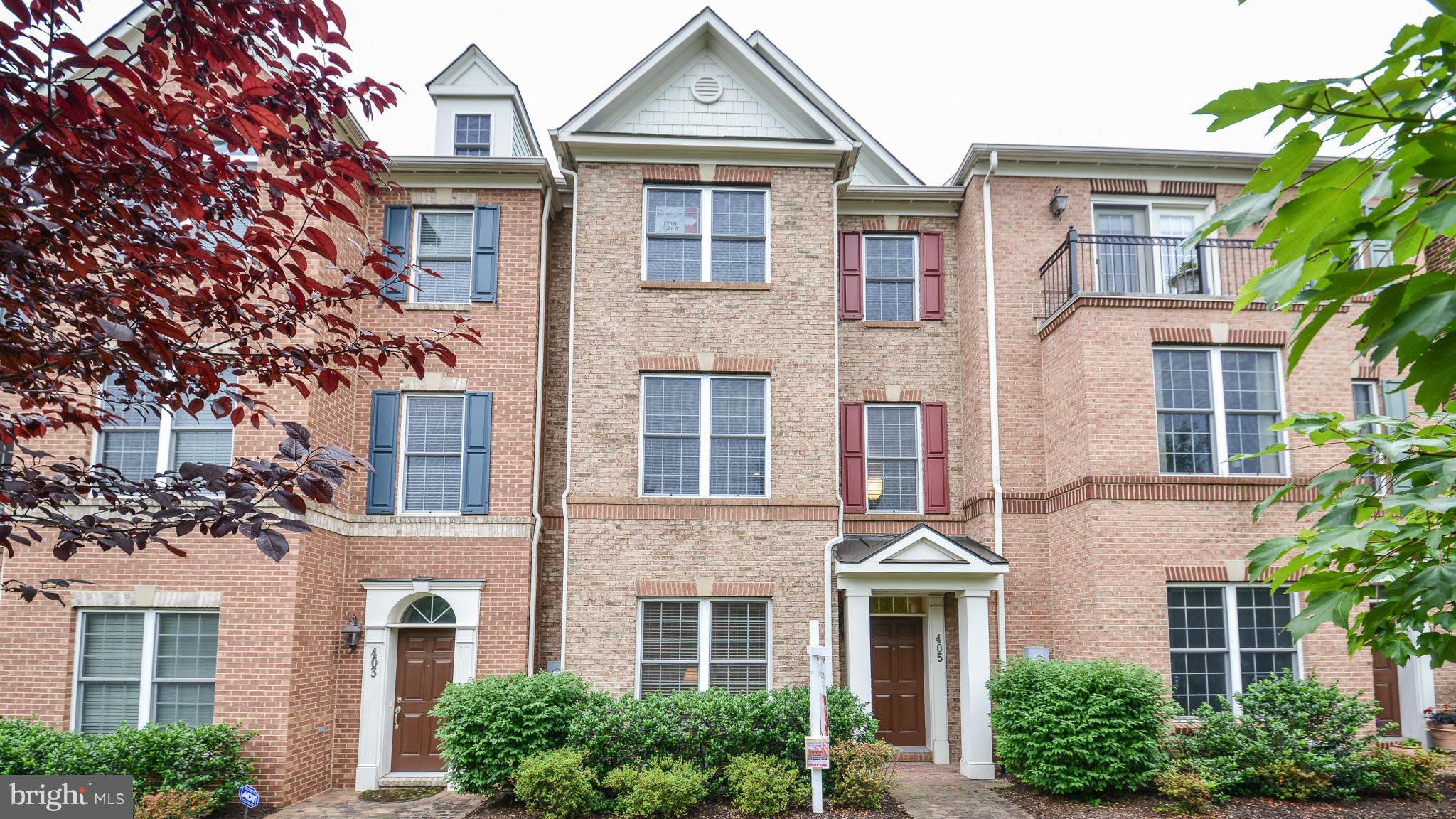 405 Spring Street Herndon, VA 20170 - Photo 1 of 28 Exterior (Front)