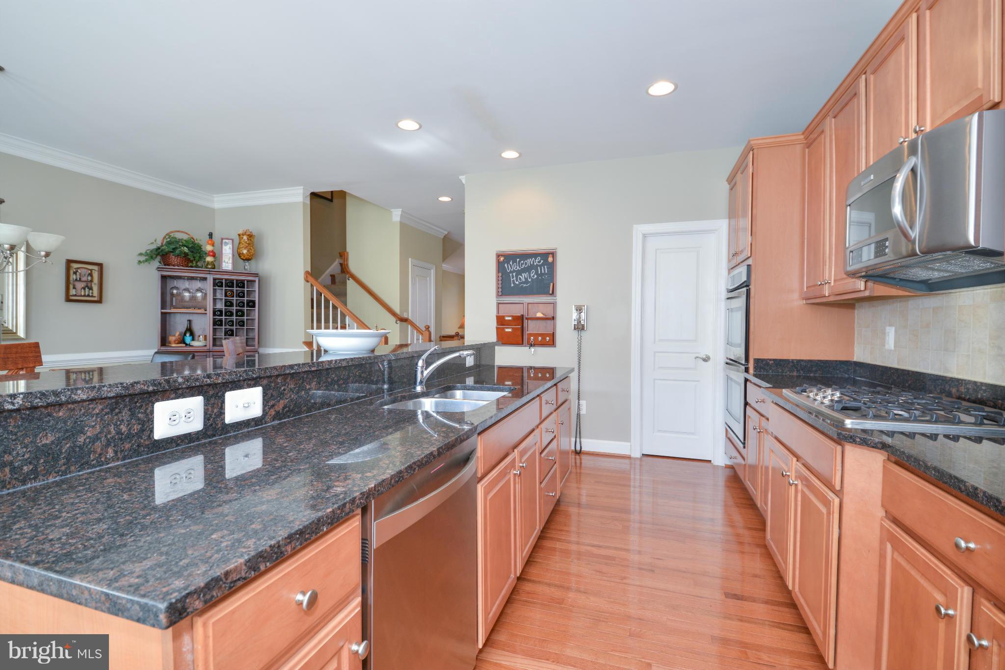 405 Spring Street Herndon, VA 20170 - Photo 2 of 28 Kitchen