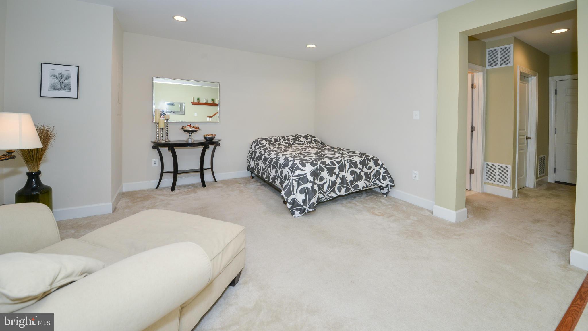 405 Spring Street Herndon, VA 20170 - Photo 12 of 28 Basement