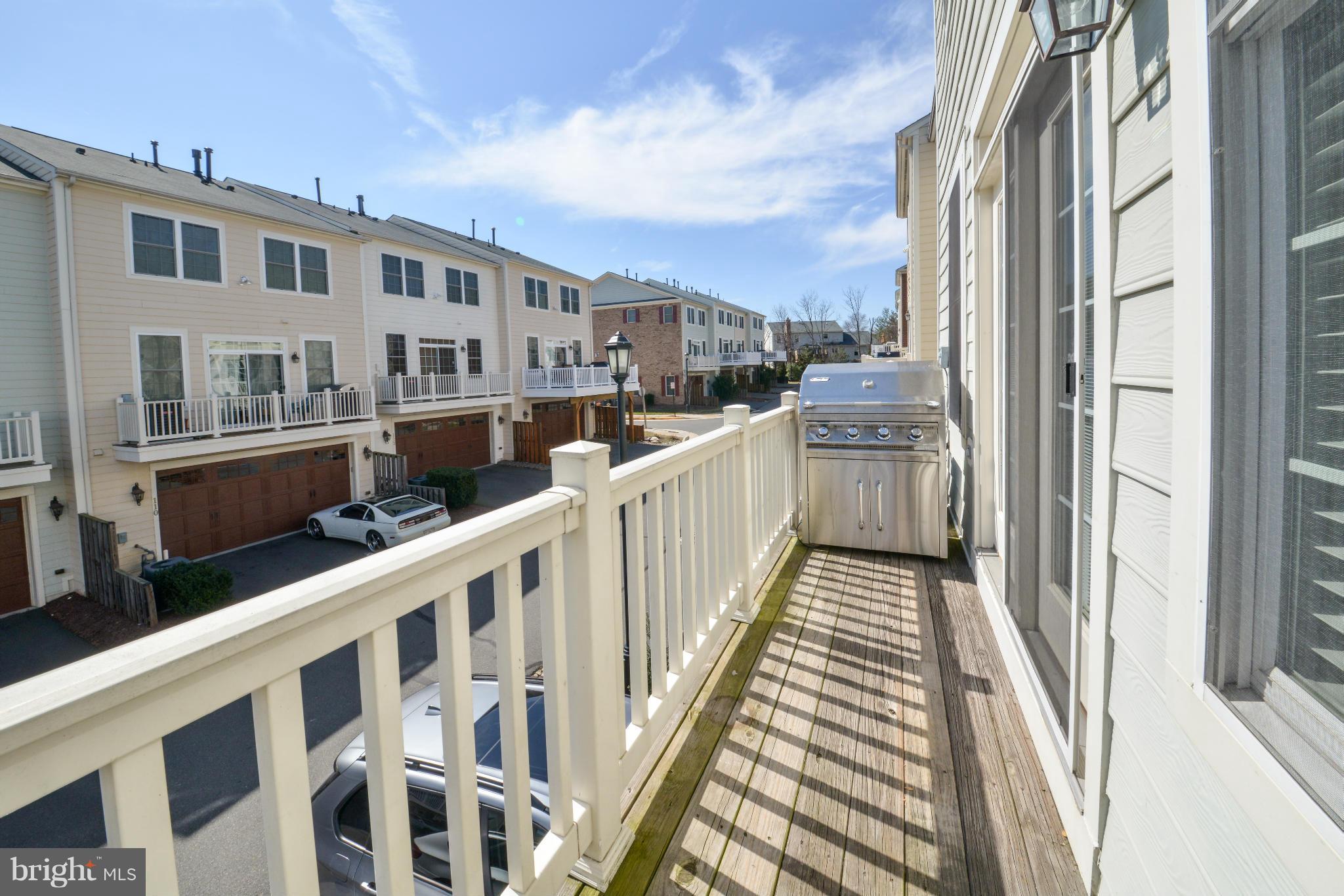 405 Spring Street Herndon, VA 20170 - Photo 28 of 28 Exterior (Rear)