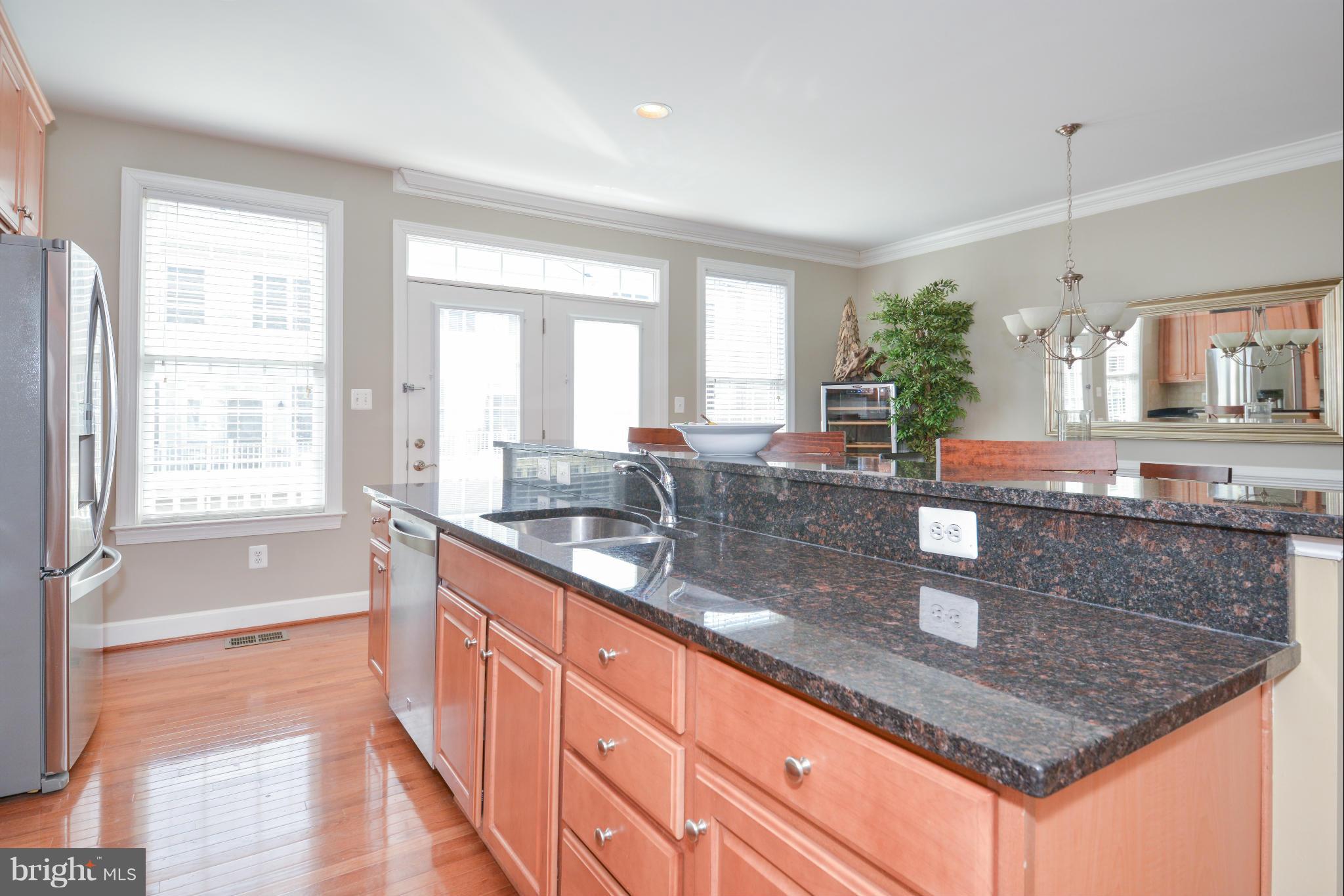 405 Spring Street Herndon, VA 20170 - Photo 4 of 28 Kitchen