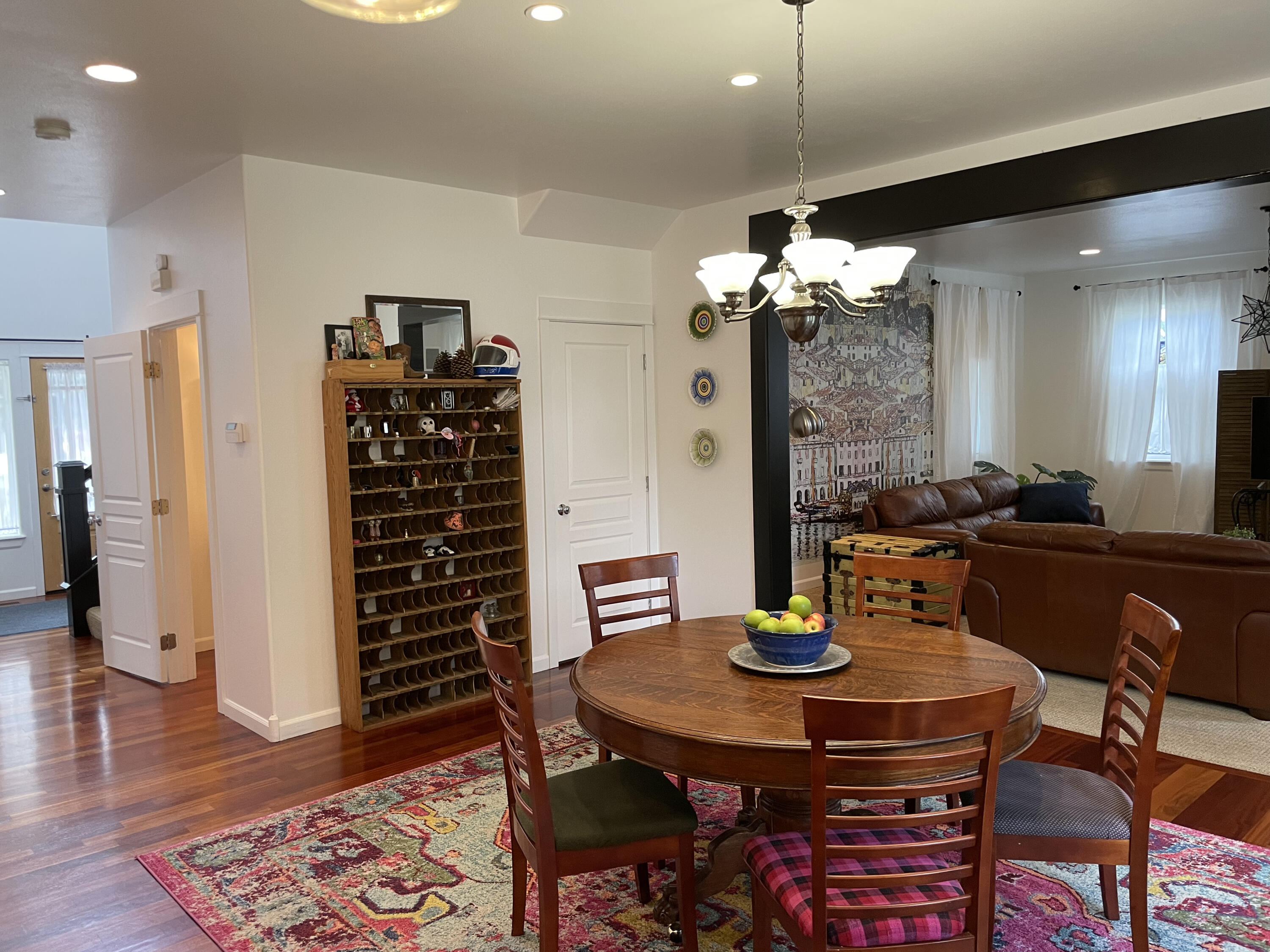 20922 Ridgewater Court Bend, OR 97702 - Photo 13 of 39 Dining Area