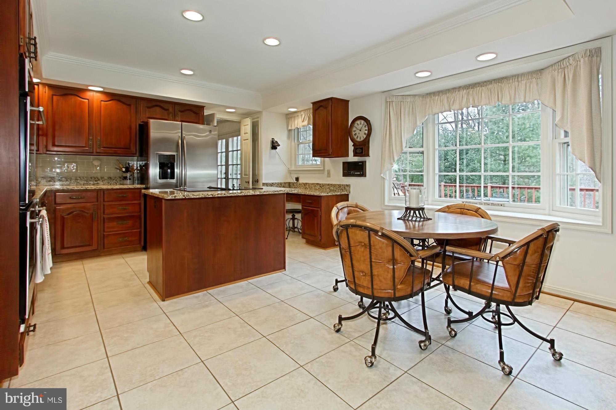 2501 Leeds Road Oakton, VA 22124 - Photo 7 of 30 Kitchen
