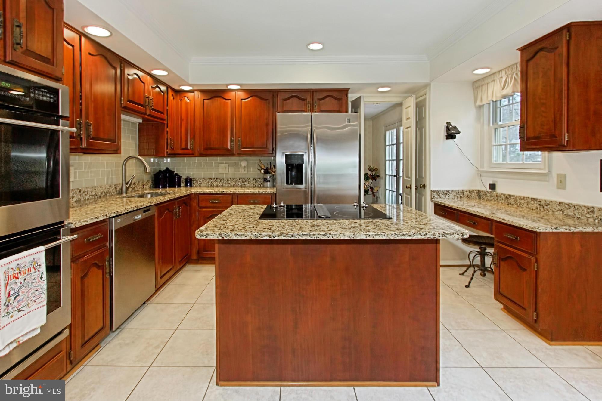 2501 Leeds Road Oakton, VA 22124 - Photo 8 of 30 Kitchen
