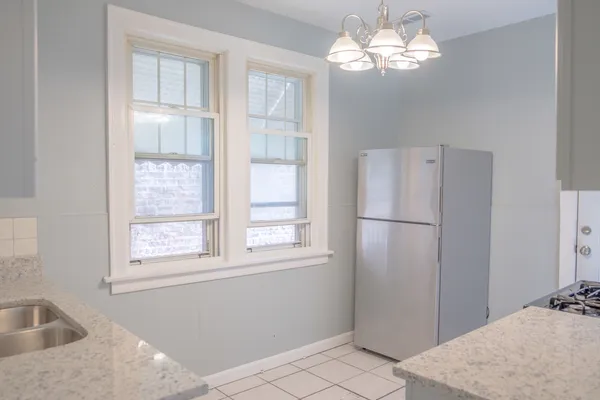 $1,700 | 5445 West 64th Street, Unit 2, Chicago, IL 60638