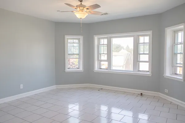 $1,700 | 5445 West 64th Street, Unit 2, Chicago, IL 60638