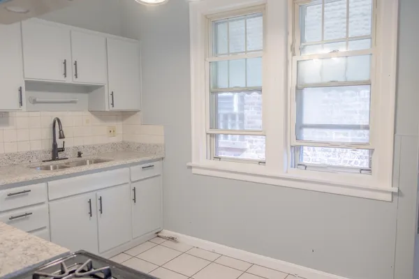 $1,700 | 5445 West 64th Street, Unit 2, Chicago, IL 60638